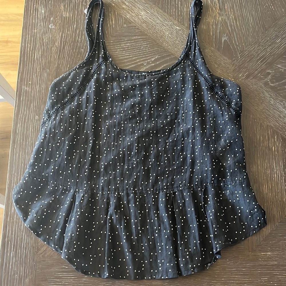 Vintage Hurley top with cute details. Size small.